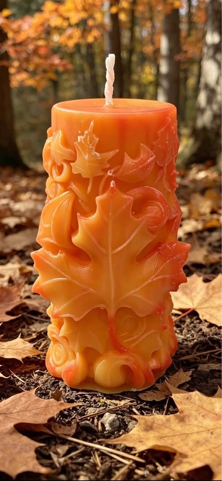 Handcrafted Maple Leaf Decorative Candle 12cm