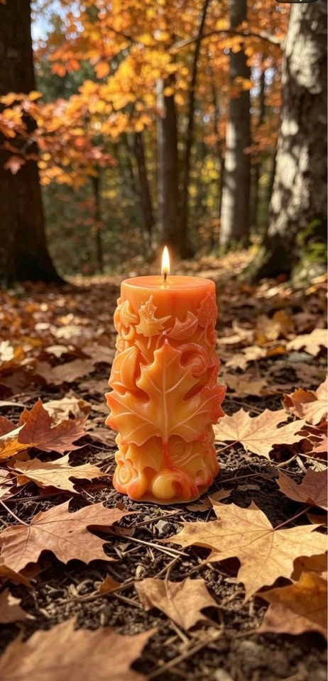 Handcrafted Maple Leaf Decorative Candle 12cm - photo 3