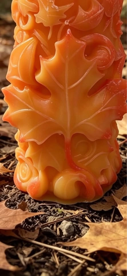 Handcrafted Maple Leaf Decorative Candle 12cm - photo 4