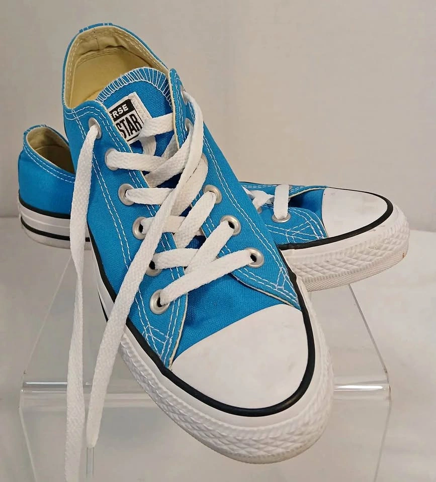Classic Chuck Taylor All-stars - Blue - Men's 5.5/Women's 7.5