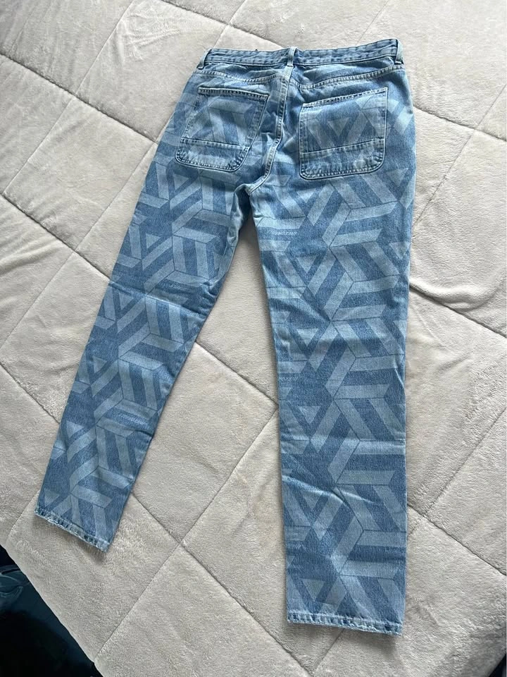 Zara Light Blue Washed Jeans – Size 34