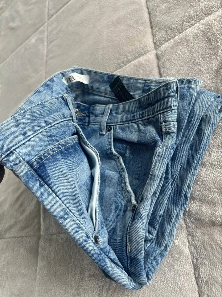 Zara Light Blue Washed Jeans – Size 34 - photo 4