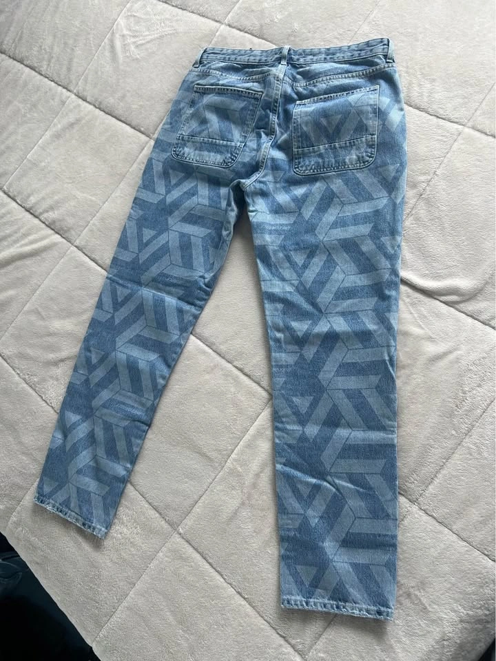 Light Blue Washed Jeans – Size 34 - photo 2