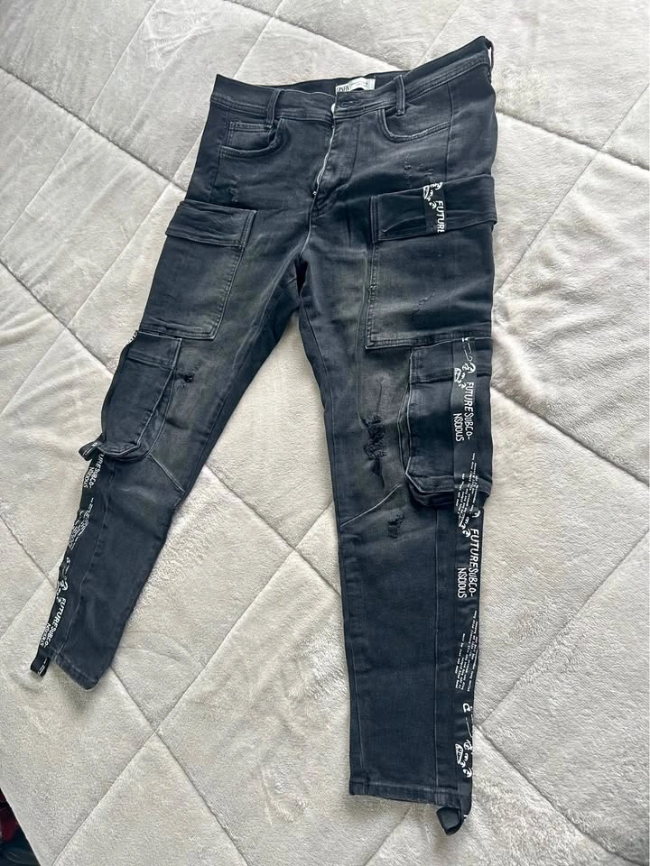 Zara Black Distressed Cargo Jeans - Size 34