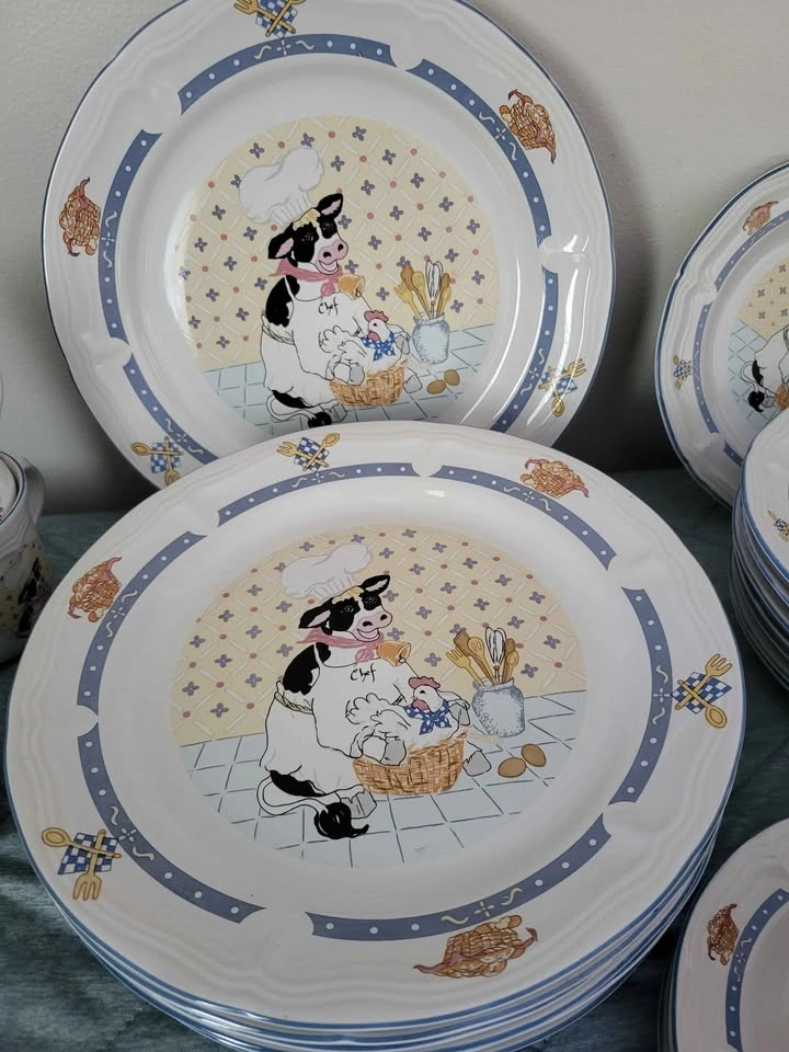 Vintage Newcor "Kitchen Kow" 39-Piece Dinnerware Set - photo 4