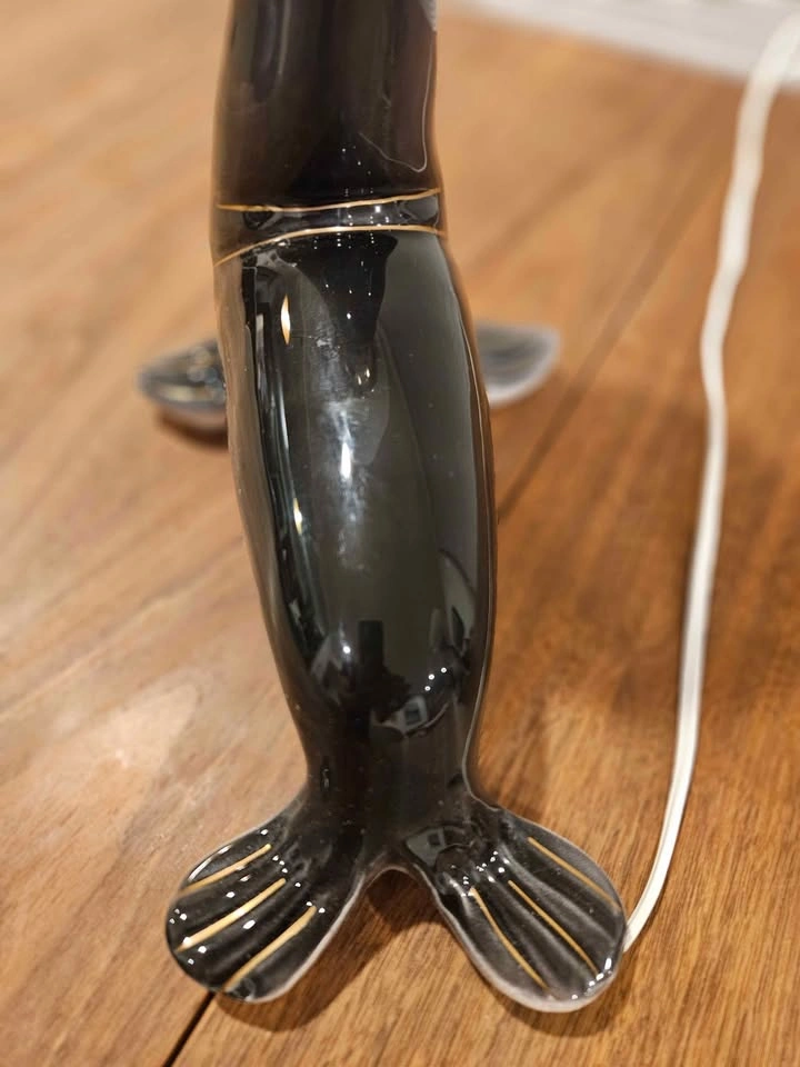 Vintage Pair of Sea Lion Table Lamps - photo 5