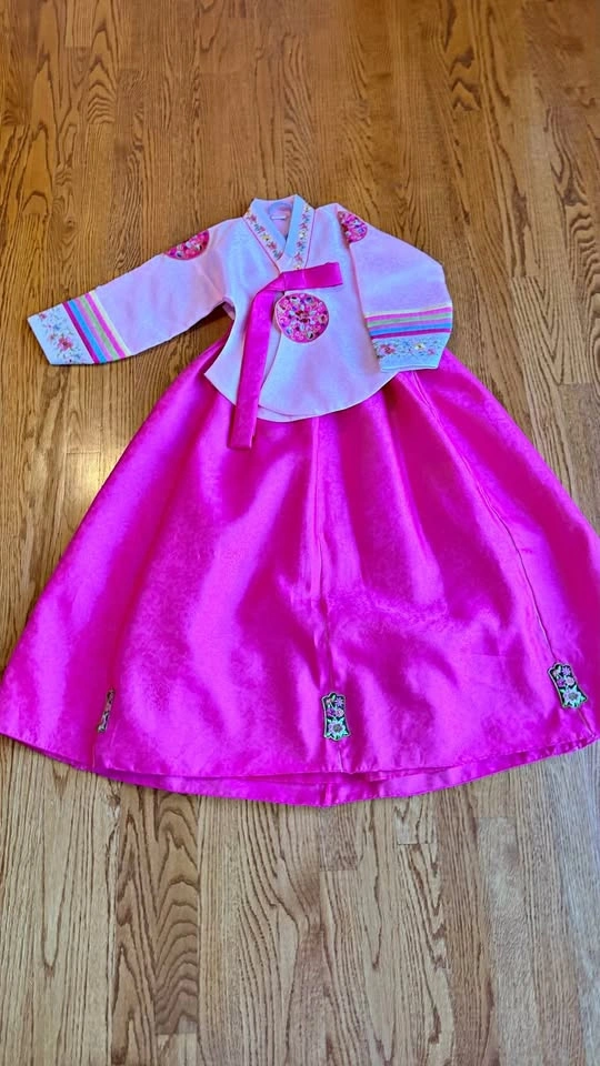 Adorable Korean Hanbok for a 7-Year-Old Girl 💕