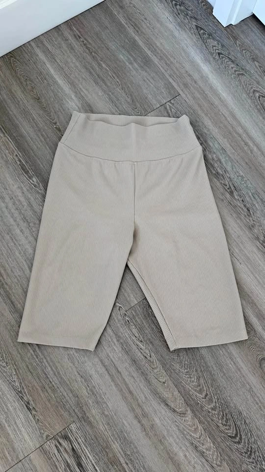 Ribbed biker shorts size S