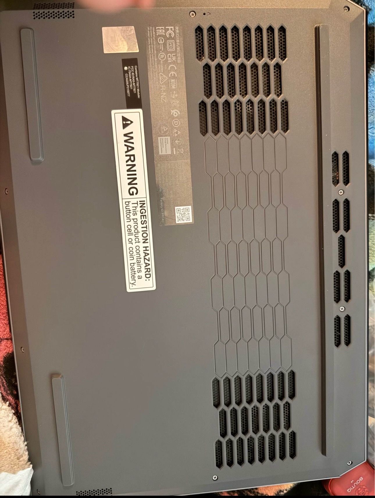 Lenovo LOQ 15ARP9 - photo 2