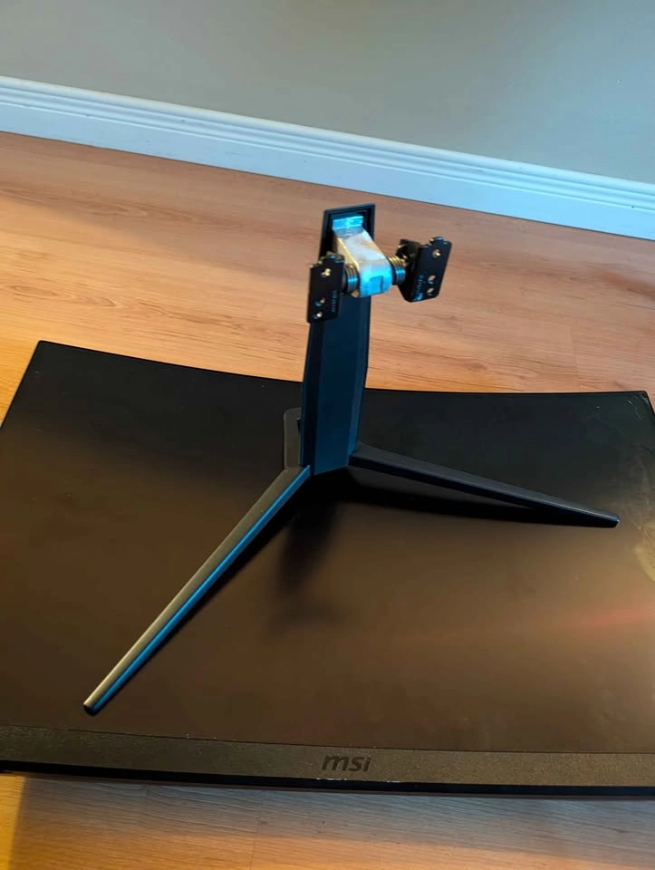 MSI 27" Curved Gaming Monitor & Stand (As-is/Parts) - photo 3
