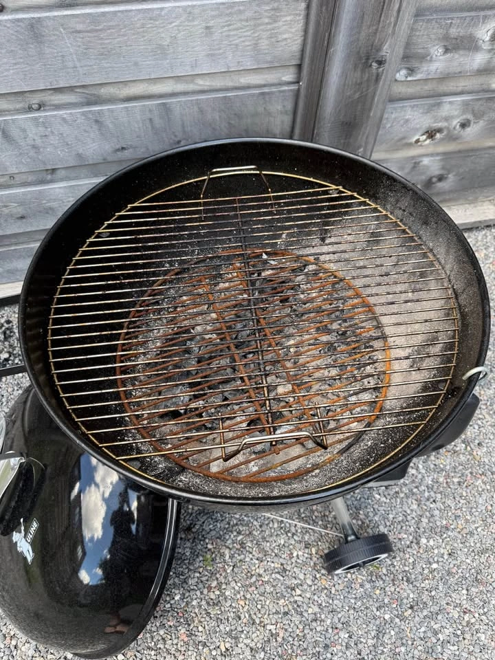 Weber BBQ - Charcoal Kettle - photo 2