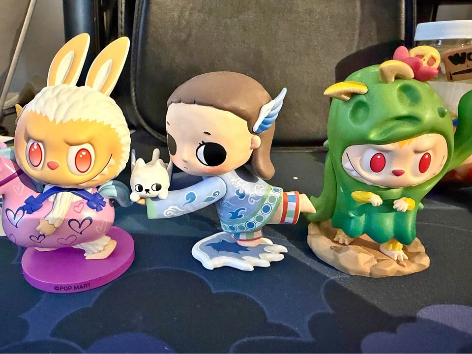 Pop mart figure