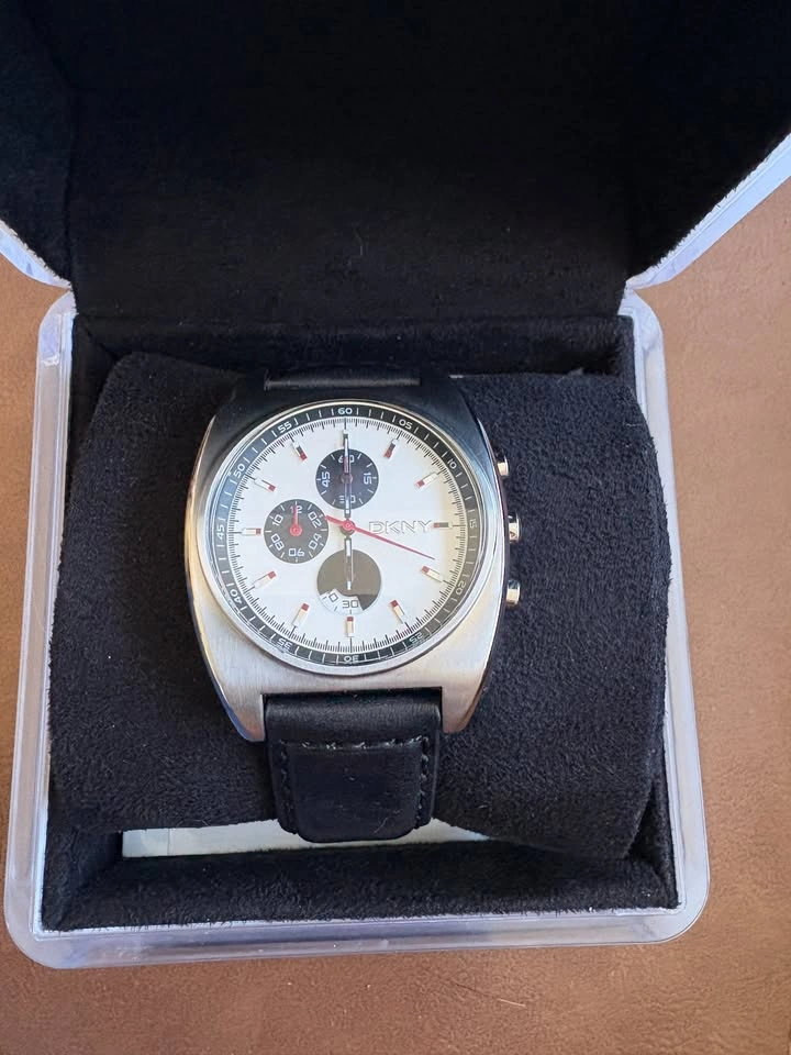 DKNY NEVER WORN Rare Vintage DKNY Quartz NY5082 Watch - photo 3