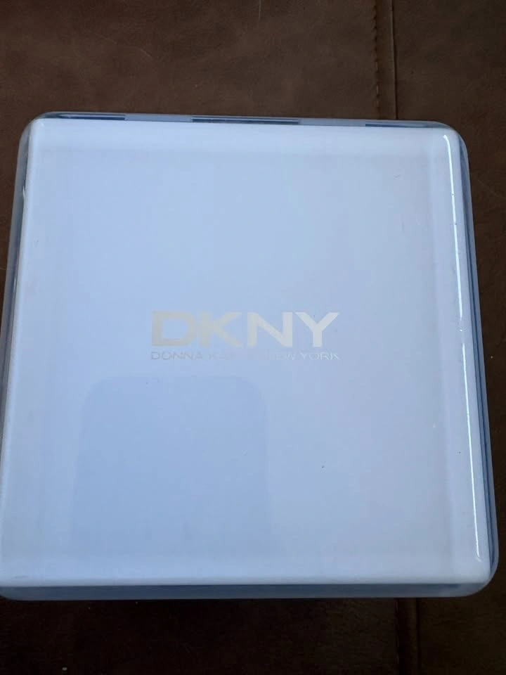 DKNY NEVER WORN Rare Vintage DKNY Quartz NY5082 Watch - photo 5