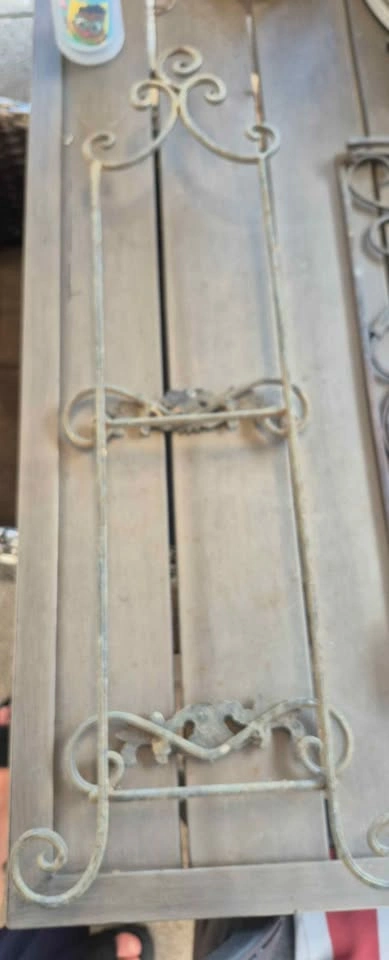Vintage Style Metal Scroll Wall Display Rack - photo 4