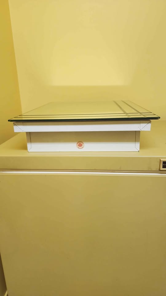 Mirrored Medicine cabinet 16in - photo 3