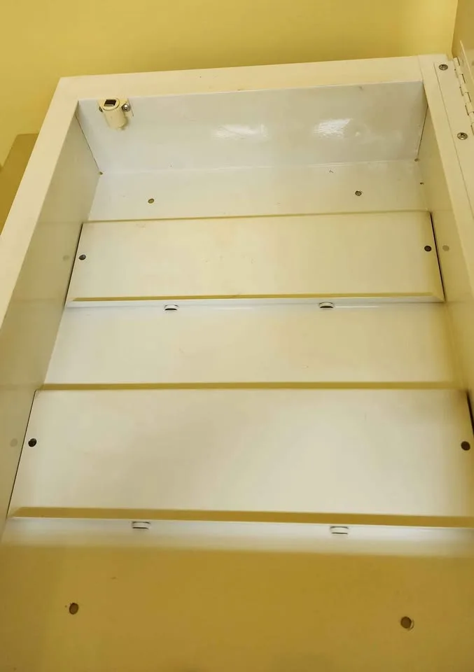 Mirrored Medicine cabinet 16in image indicator(6)