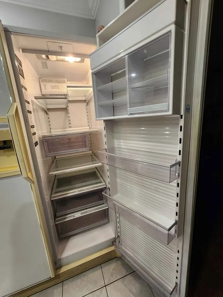 Amana White Fridge image indicator(7)