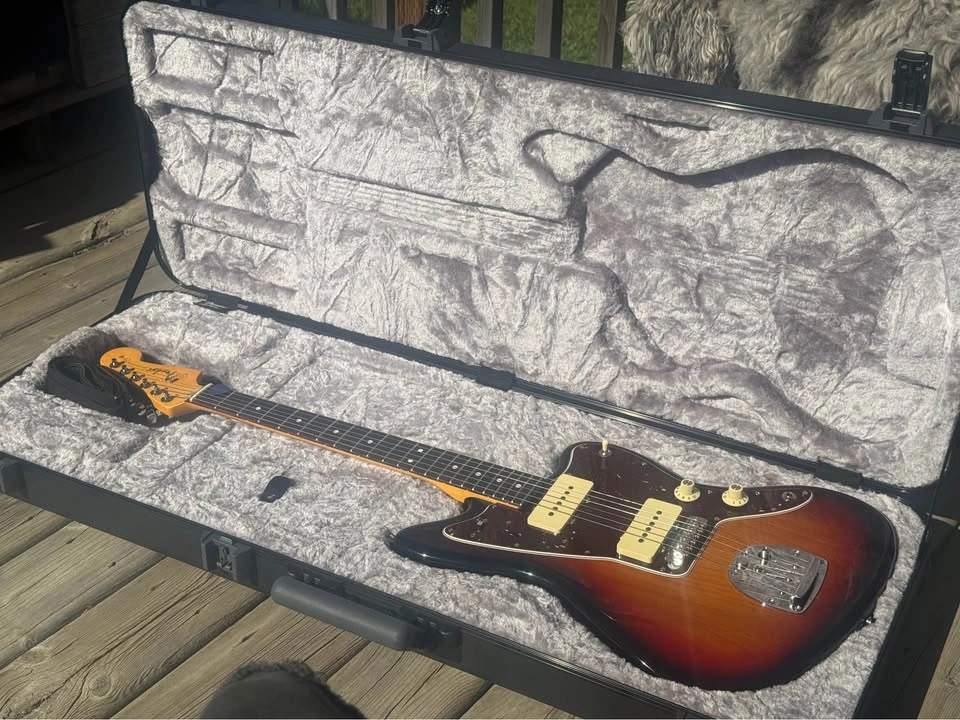 Fender American Professional II Jazzmaster - photo 2