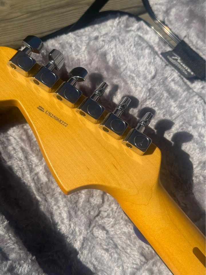 Fender American Professional II Jazzmaster - photo 5