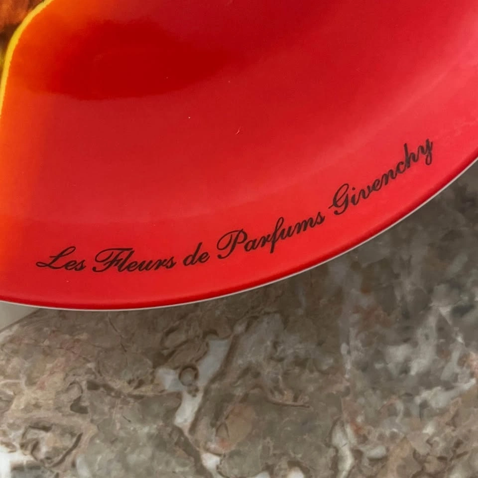Givenchy Paris "Les Fleurs de Parfums" Plates - photo 3
