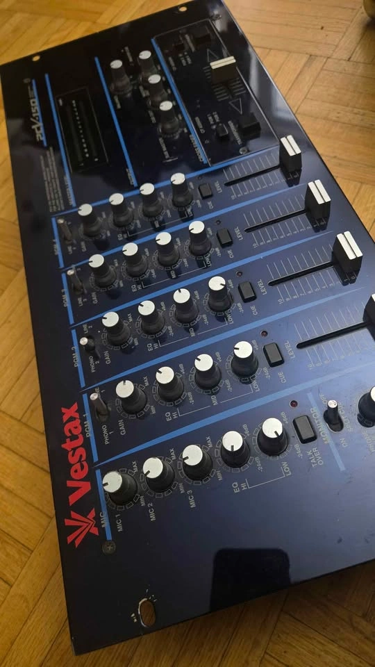DJ Mixer Vestax PSV-150 (4 channels, 3 mics) - photo 3
