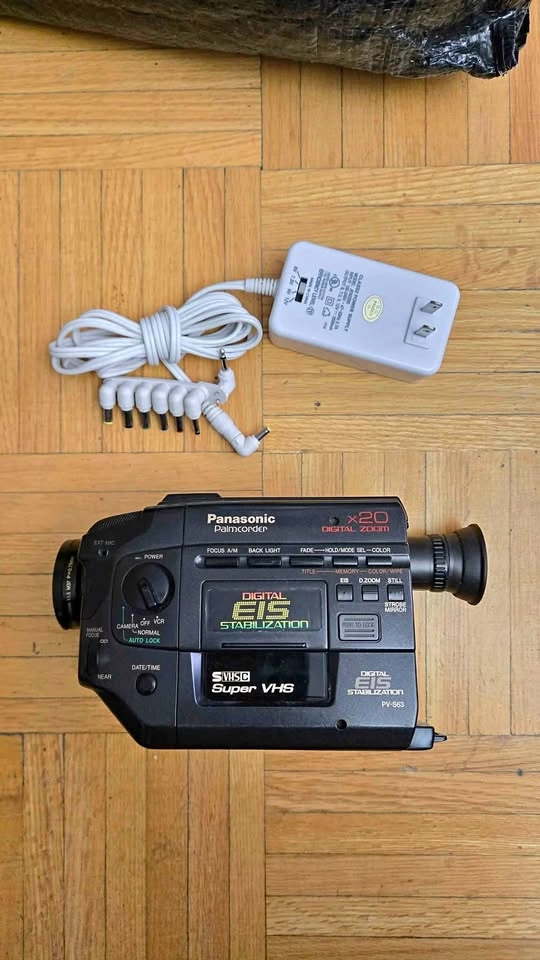 Panasonic PV-S630-K Camcorder