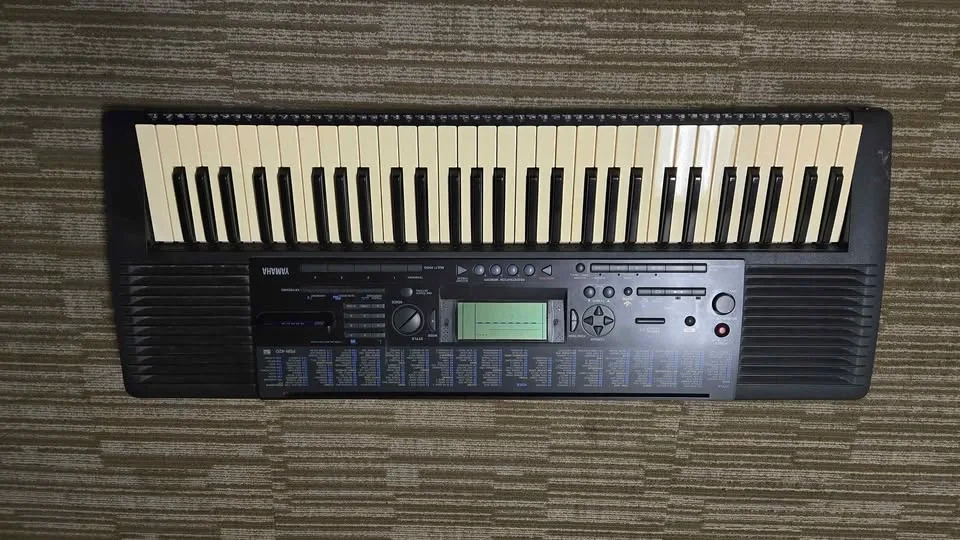 Electronic Keyboard Yamaha PortaTone PSR-420 FE - photo 2