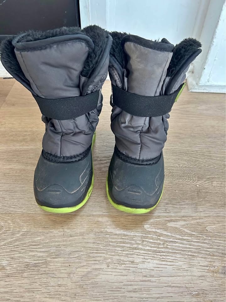Kamik snow boots 12T