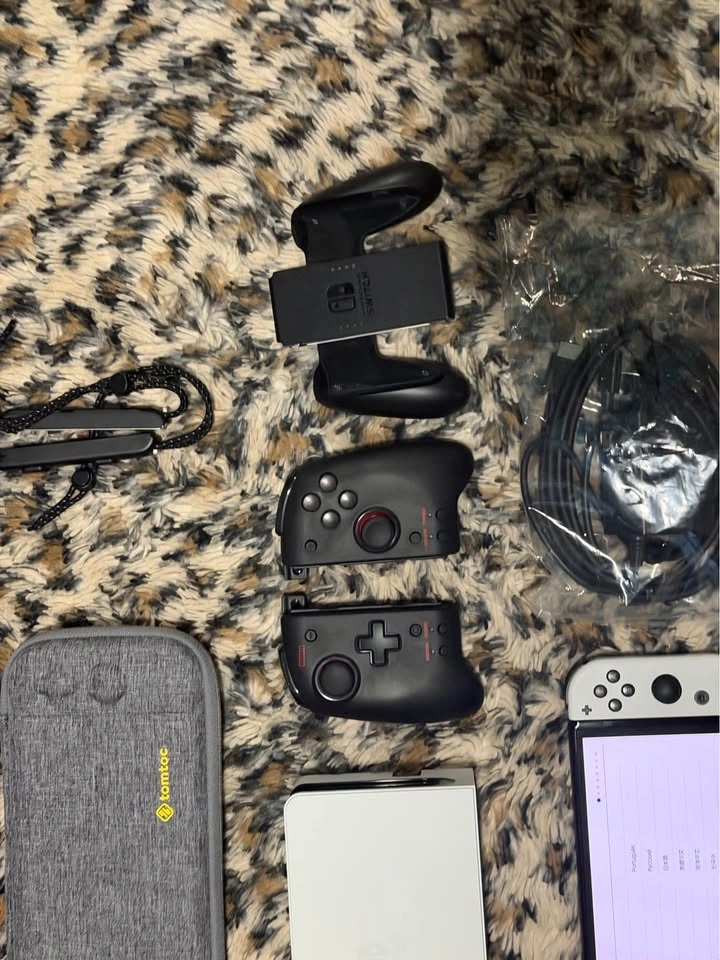 Nintendo Switch OLED Bundle + Zelda TOTK + Hori Split Pad Pro - photo 5