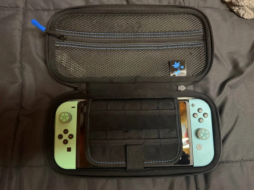 Nintendo Switch Animal Crossing Edition Bundle – Complete + Extr - photo 3