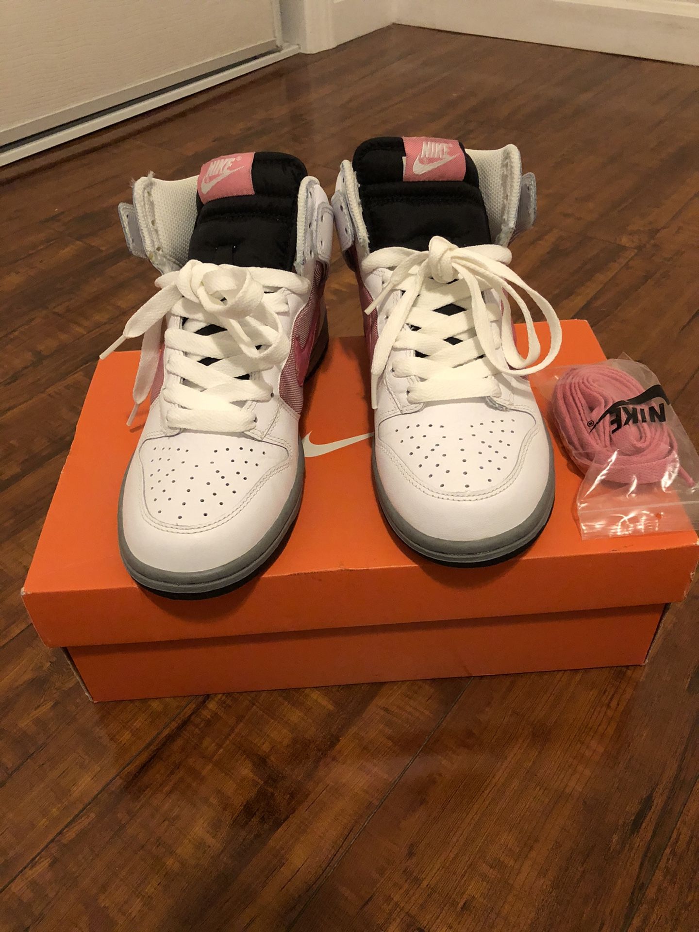 Women’s NIKE Dunk High - photo 2