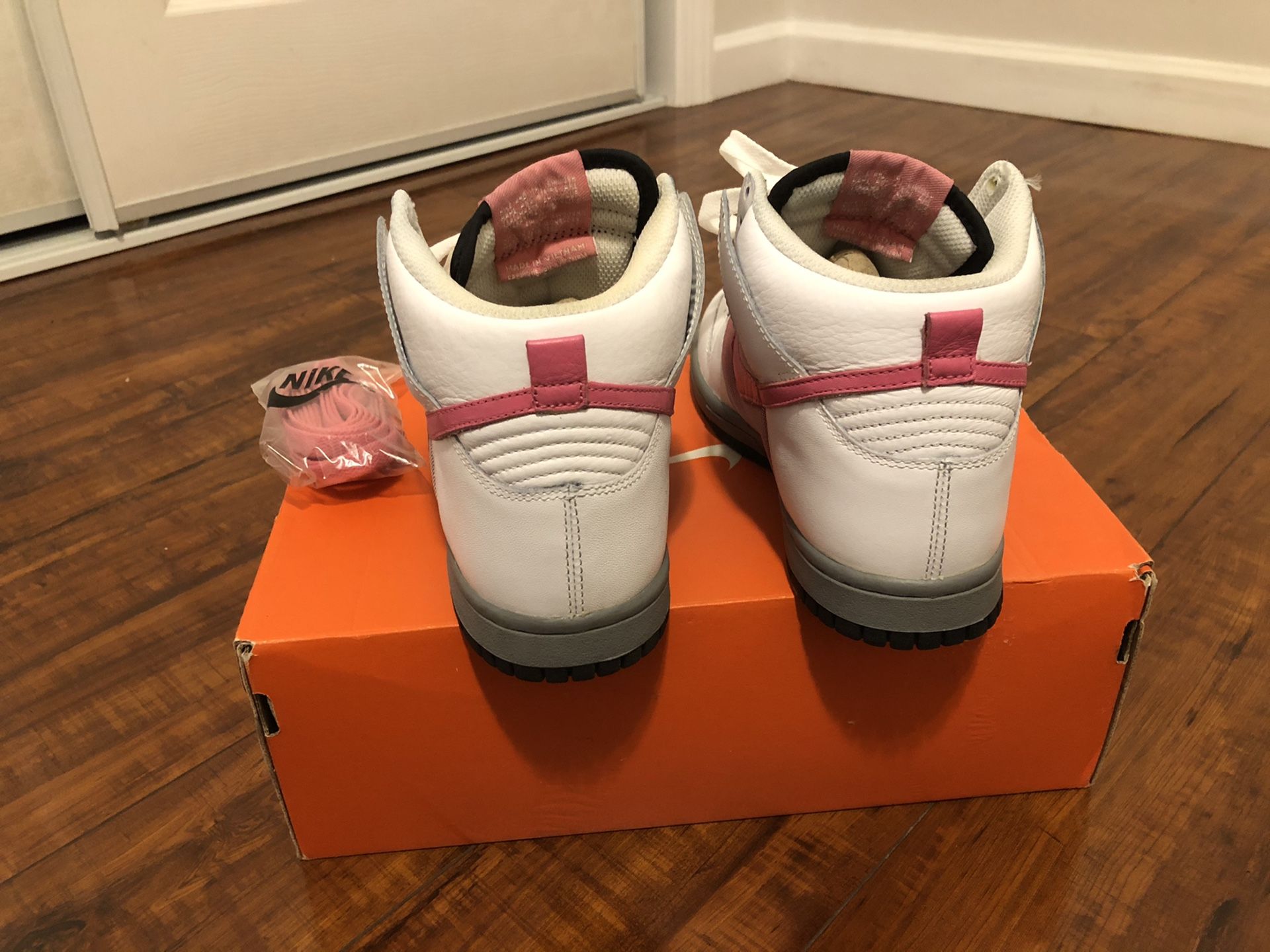 Women’s NIKE Dunk High - photo 3