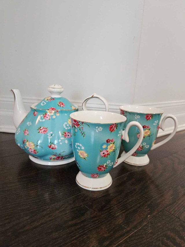 Teapot and 2 cups - floral and turquoise design