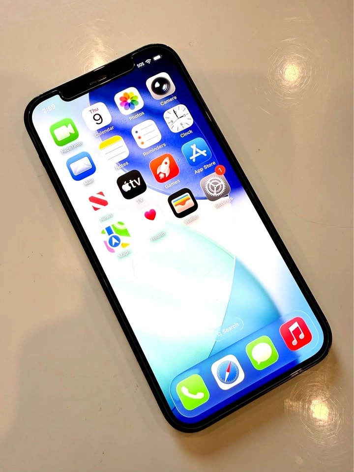 iPhone 12 - Excellent Condition 🌟