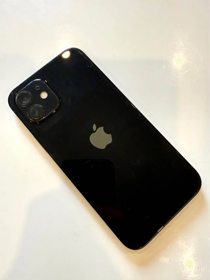 iPhone 12 - Excellent Condition 🌟 - photo 2