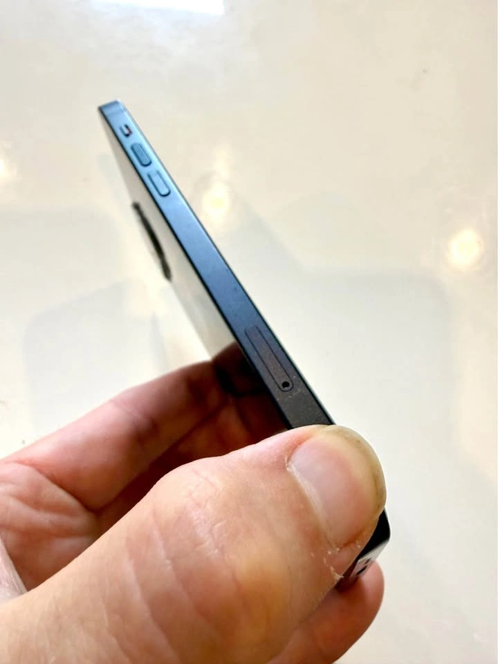 iPhone 12 - Excellent Condition 🌟 - photo 3
