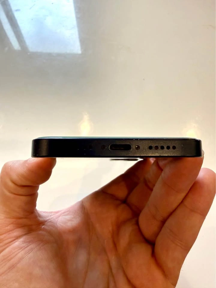 iPhone 12 - Excellent Condition 🌟 - photo 4