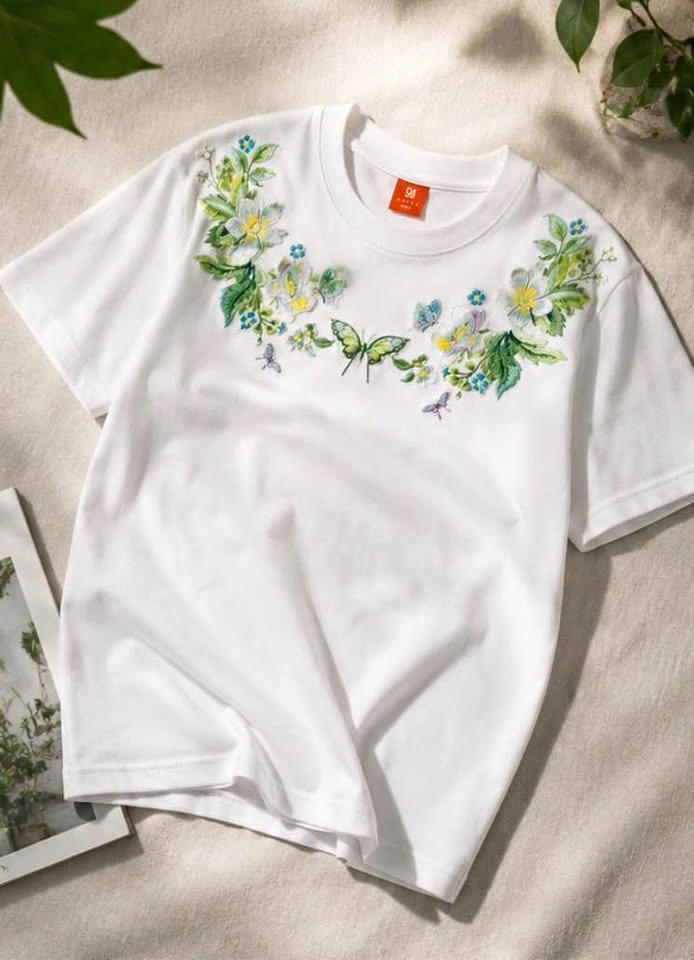 Stylish Floral Butterfly Premium Tee – Trendy Streetwear