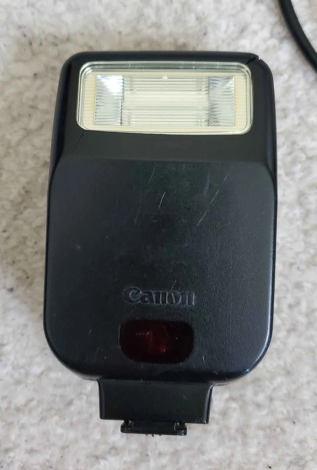 Canon Speedlite 200E Flash and Canon Remote Switch 60 T3 - photo 2
