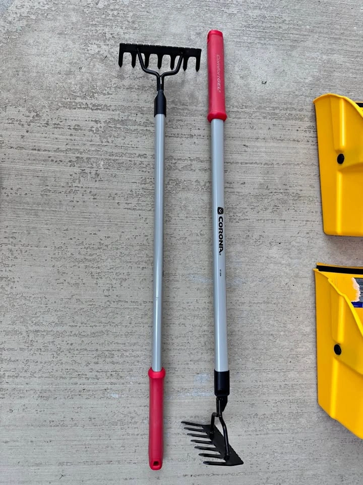 Corona hand cultivator