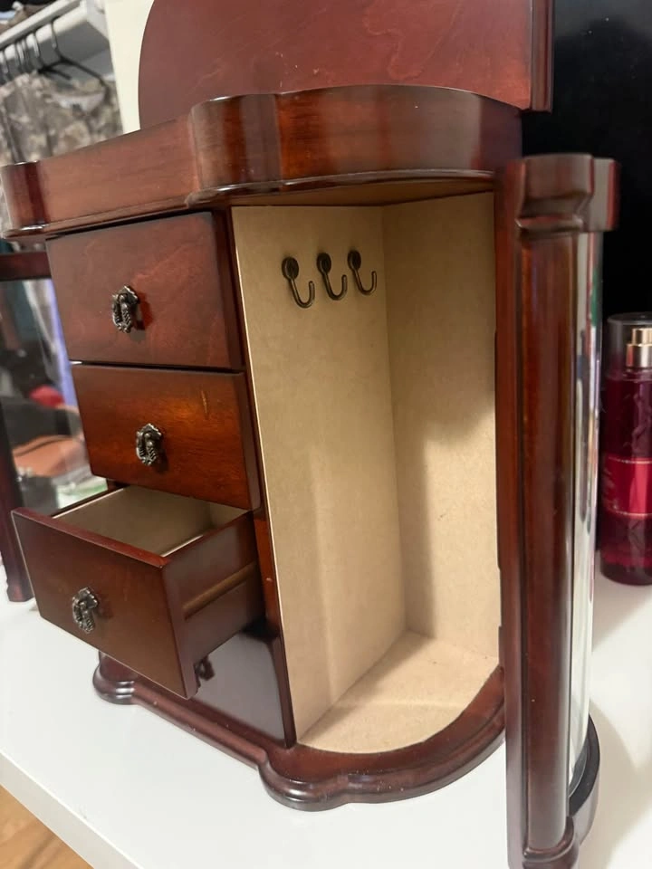 Vintage Cherry Wood Jewelry Box - photo 4