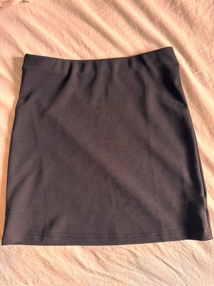 Black skirt - photo 2