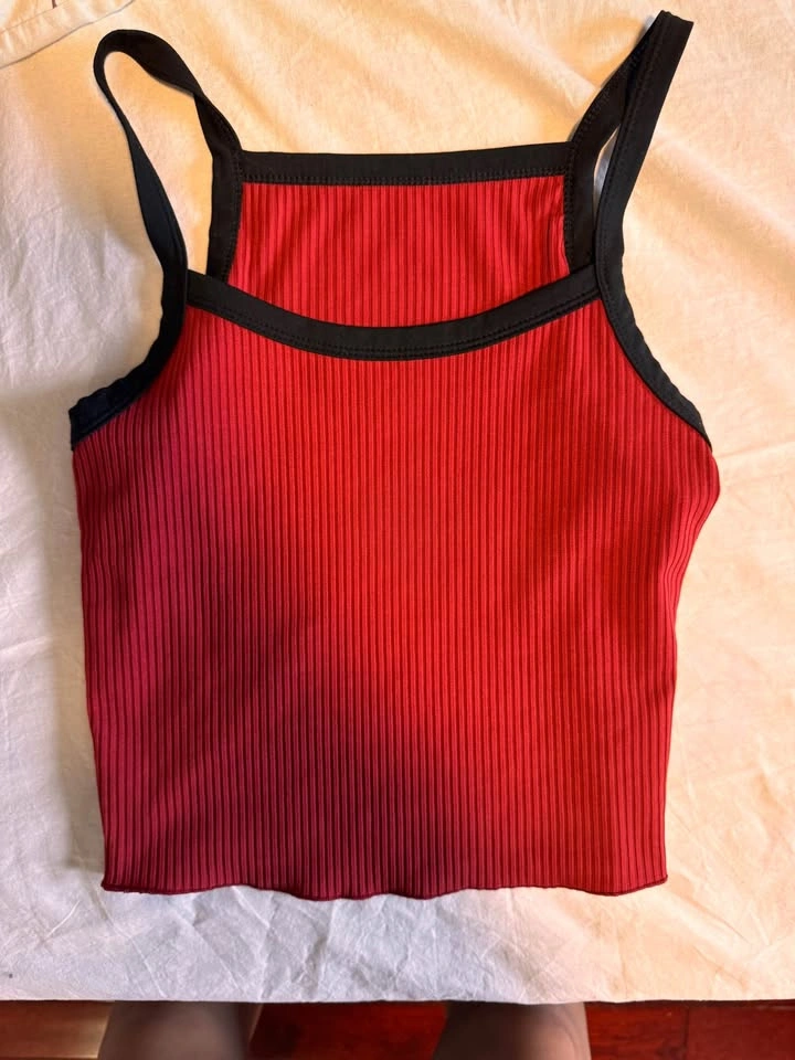 Red tank top - photo 2
