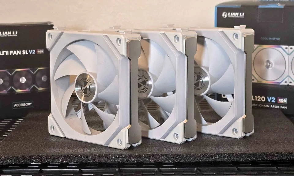 Lian Li UNI FAN SL120 V2 RGB White 3-Pack