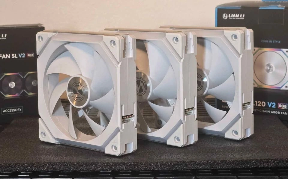Lian Li UNI FAN SL120 V2 RGB White 3-Pack - photo 4