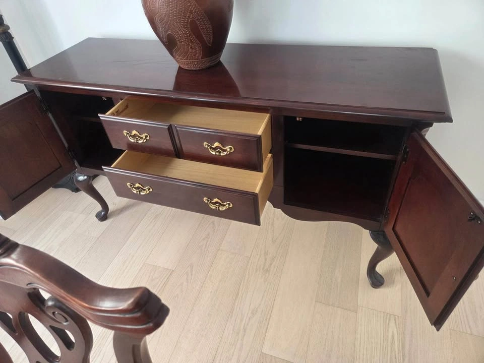 1990s Thomasville Queen Anne Cherry Sideboard Buffet - photo 2