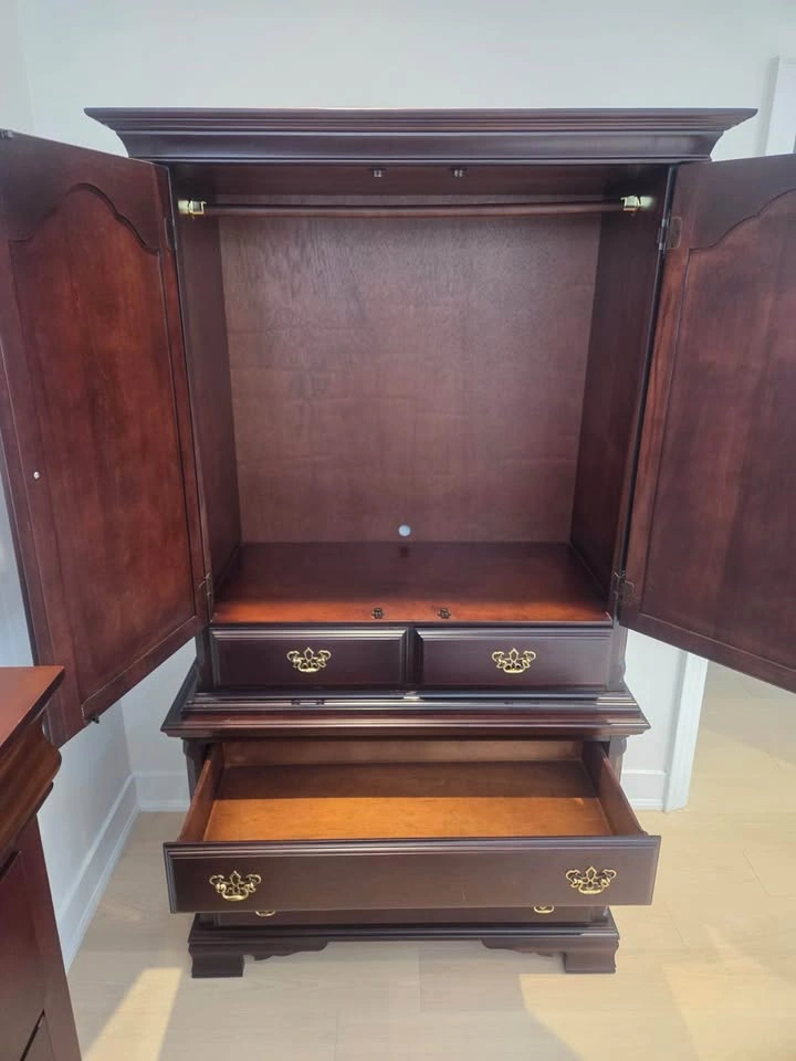 Solid Wood Armoire / Entertainment Cabinet - photo 2