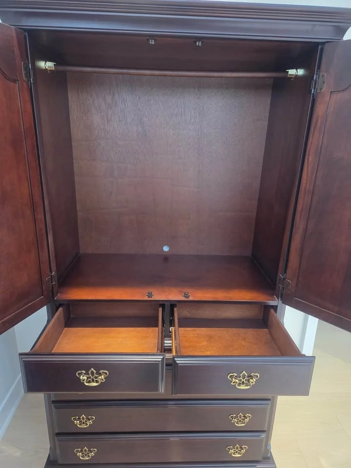 Solid Wood Armoire / Entertainment Cabinet - photo 3