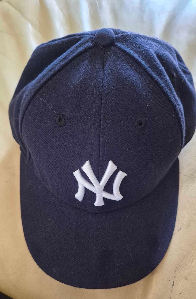 New Era low profile 7 1/8